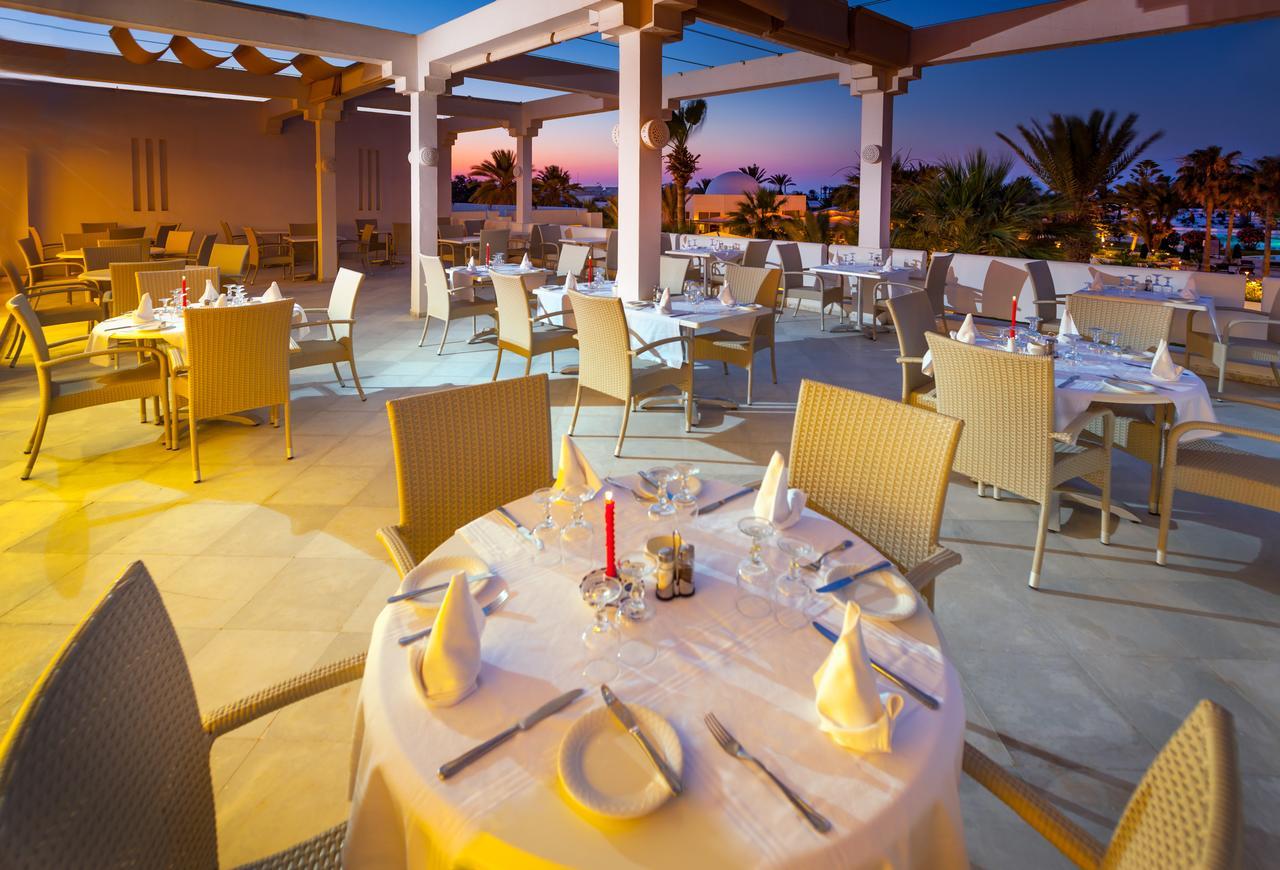 Djerba Plaza Thalasso & Spa Triffa Esterno foto